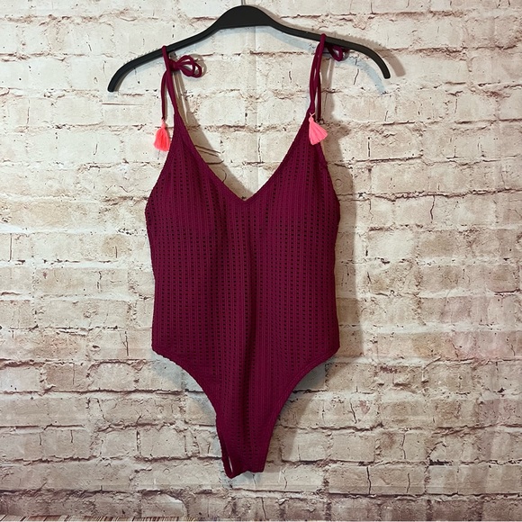 Xhilaration Maroon knit bathing suit size medium - Picture 1 of 7